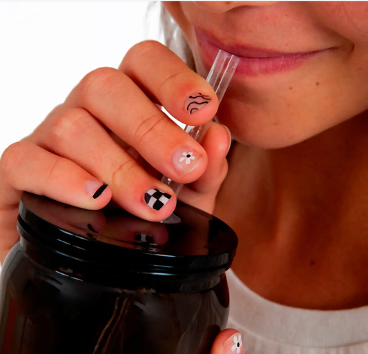 YAKA - 2 in 1 nagų lakas „Strawberry Milk"