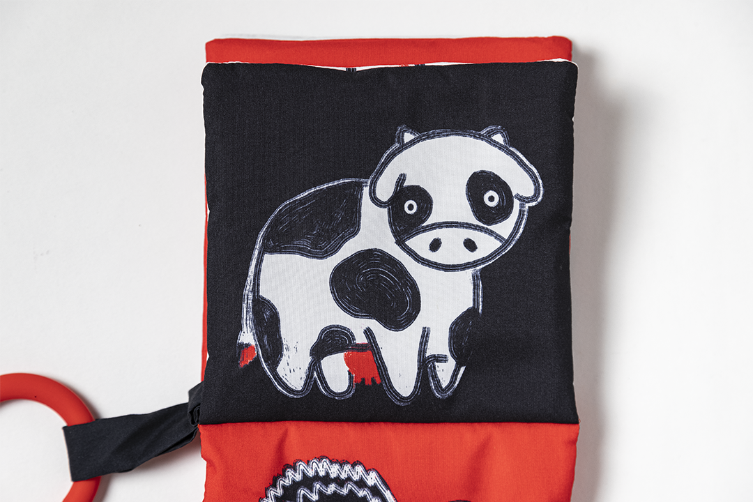 Edicare Editora, Lda. - kontrastinė knyga naujagimiams su kramtuku - Hey, look! Farm – Cloth Book