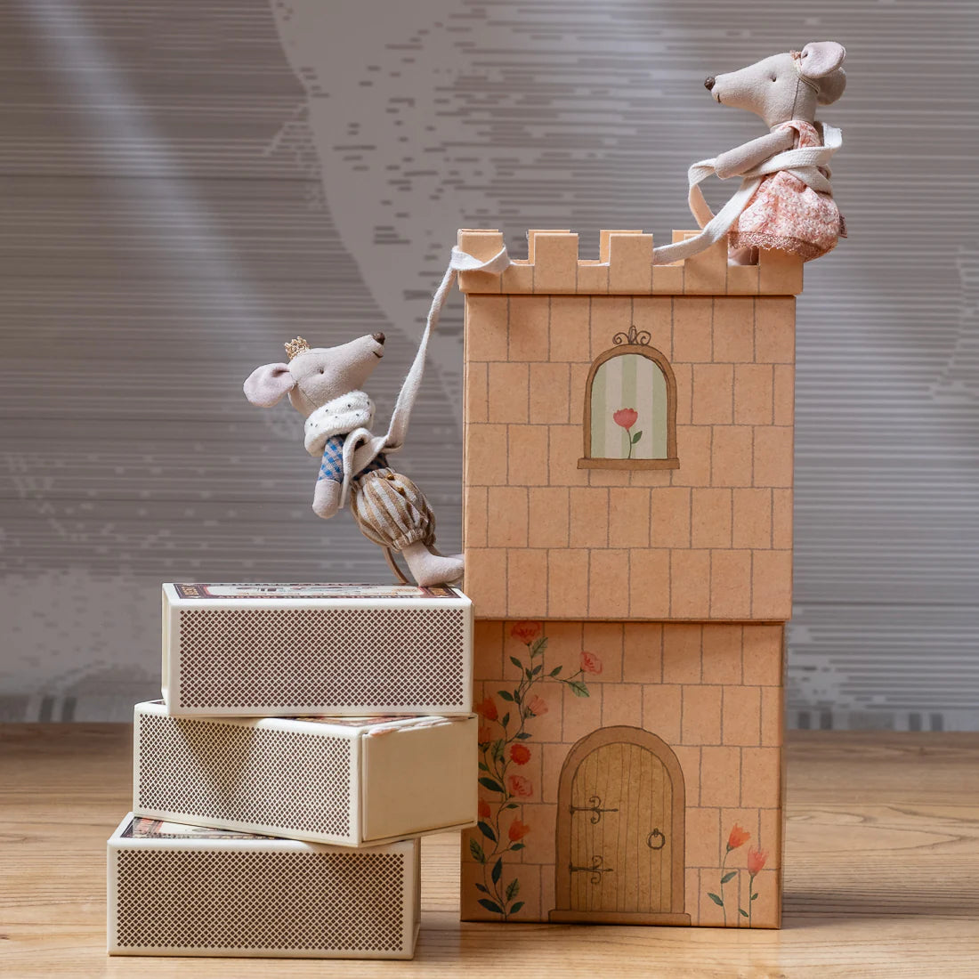 Maileg - Princesė ir žirnis - vyresnioji sesė pelytė