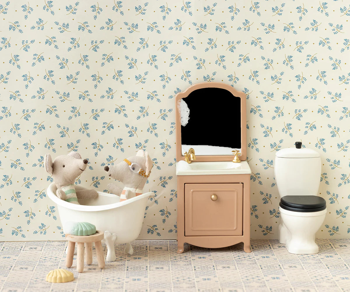 Toilet for mice