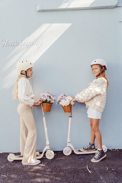 Vintažinis paspirtukas su krepšeliu - White