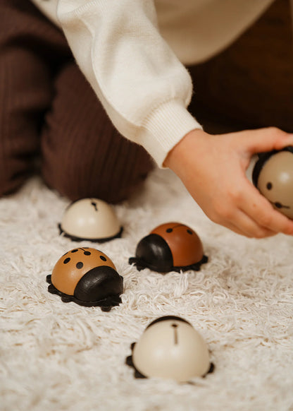 Medinė montessori skaičių dėlionė - Mano boružės 🐞