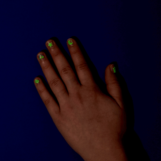 OMY - stebuklingi, tamsoje švytintys nagų lipdukai - GLOW PARTY - NAIL STICKERS