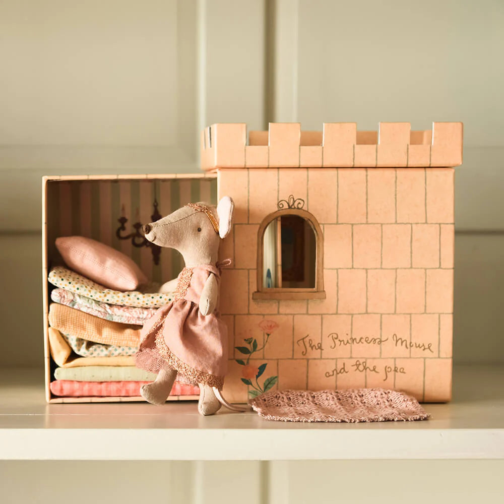 Princesė ir žirnis | vyresnioji sesė pelytė