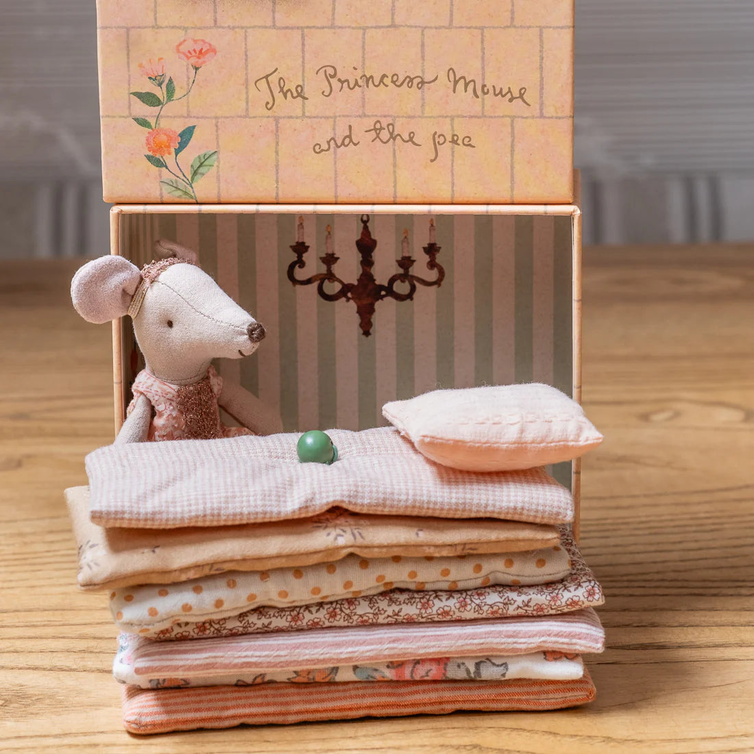 Princesė ir žirnis | vyresnioji sesė pelytė