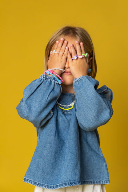 Spalvingas gėlių formos žiedas (skirtingos spalvos) 🌼