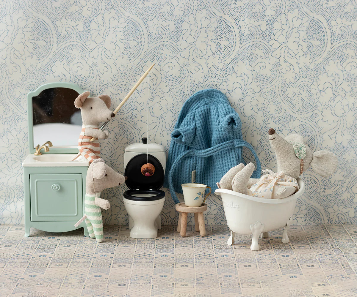 Bath for mice