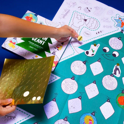 Kalėdinis plakatas CHRISTMAS TREE TO COLOUR