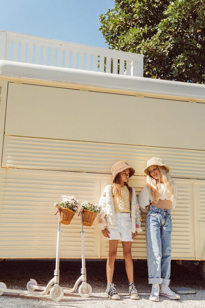 Vintažinis paspirtukas su krepšeliu - White