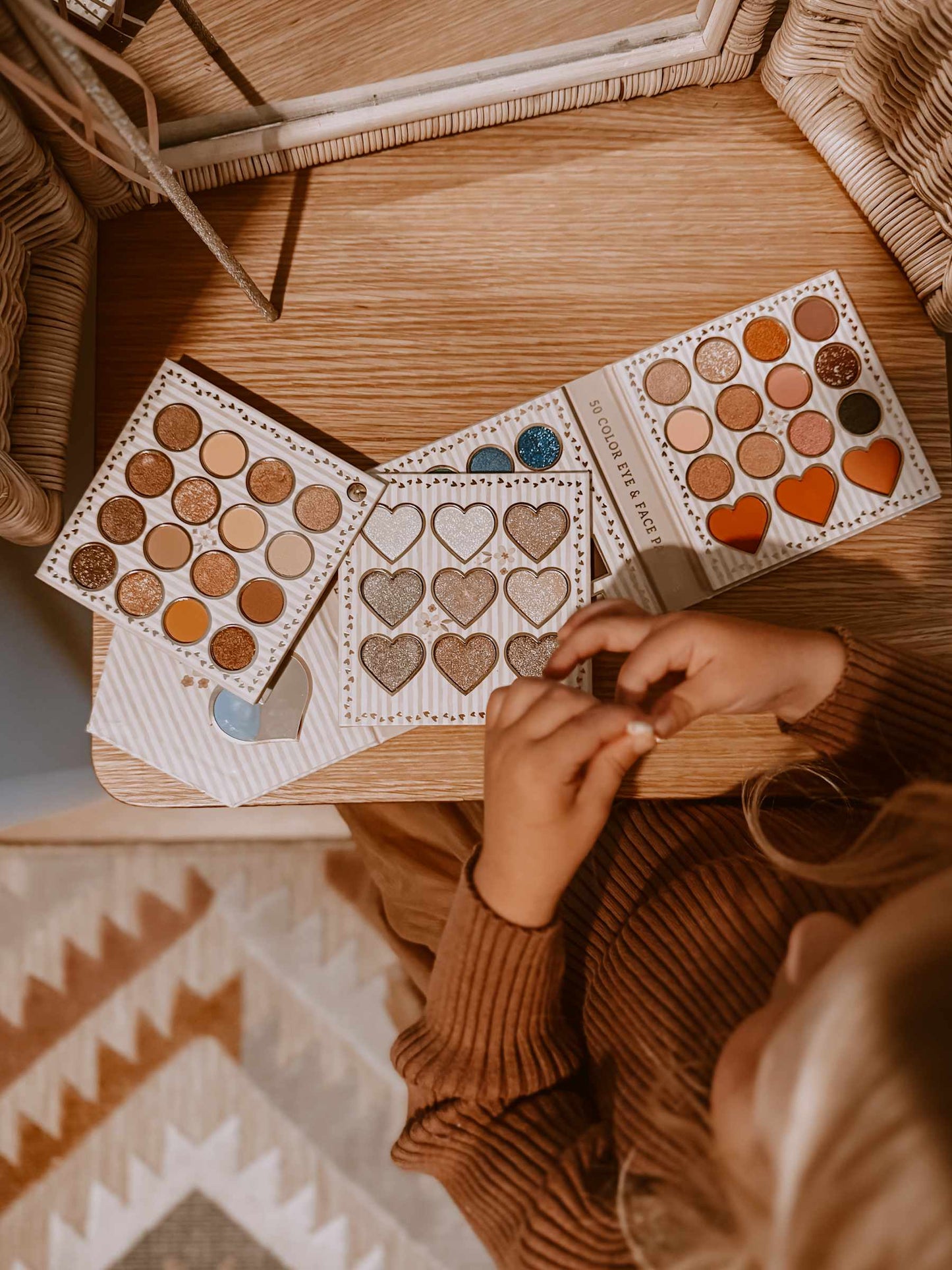 Didelė akių šešėlių paletė - Mon Chérie (50 spalvų)