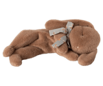 Maileg miegantis pliušinis triušiukas | Soft brown - LE KUKU