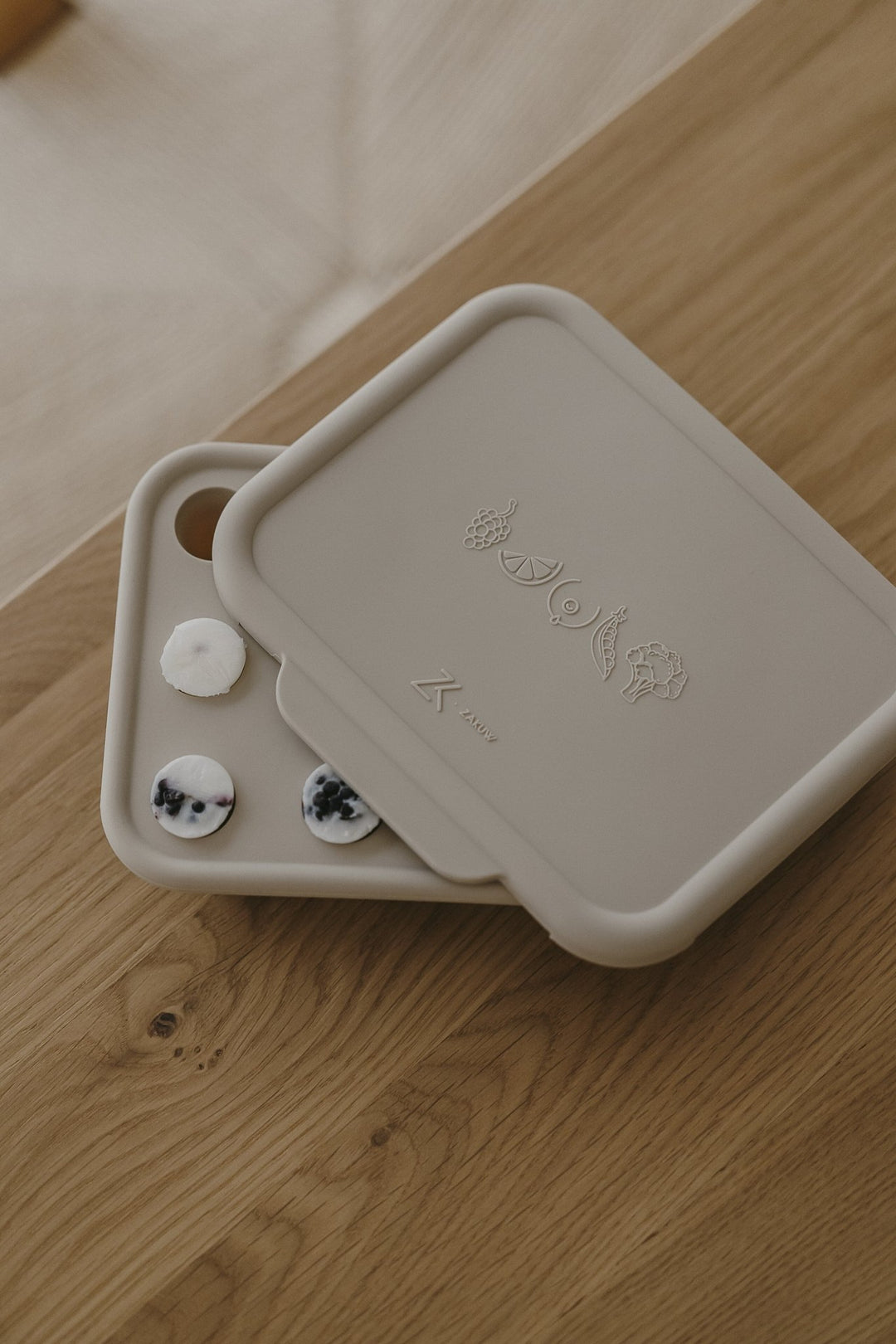 Zakuw - Silikoninis indelis šaldymui - Silicone tray ice cube baby Argile - LE KUKU